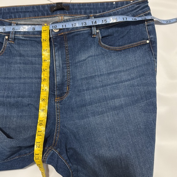 Ann Taylor The Boot mid rise NWT Classic Blue Women's Jeans Size 18 curvy - Picture 16 of 16